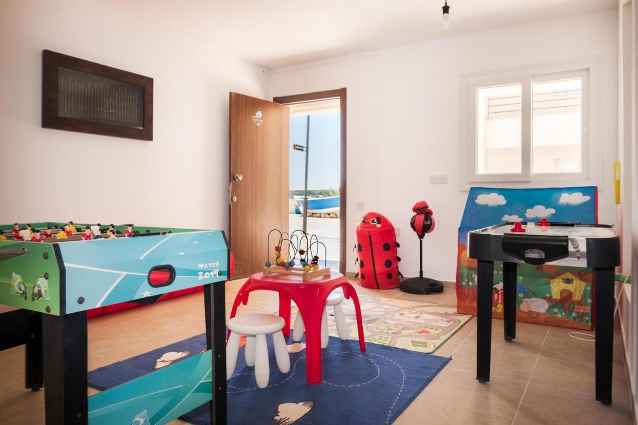 Thalassa Beach Family & Waterpark Resort Vokolidha Exterior foto